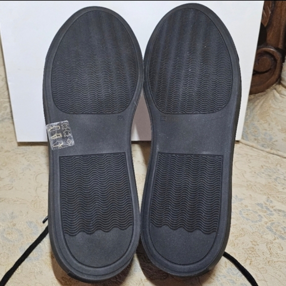 Common Project Leather Shoes - Picture 8 of 9